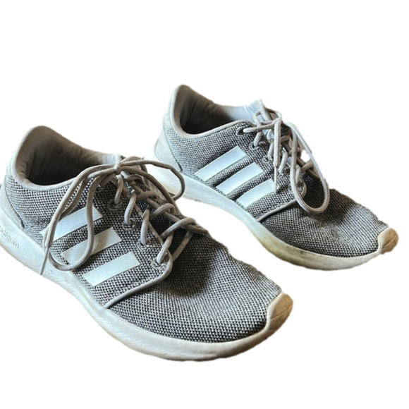 Size 7 womens adidas QT RACER 2.0 SHOES - Picture 1 of 4